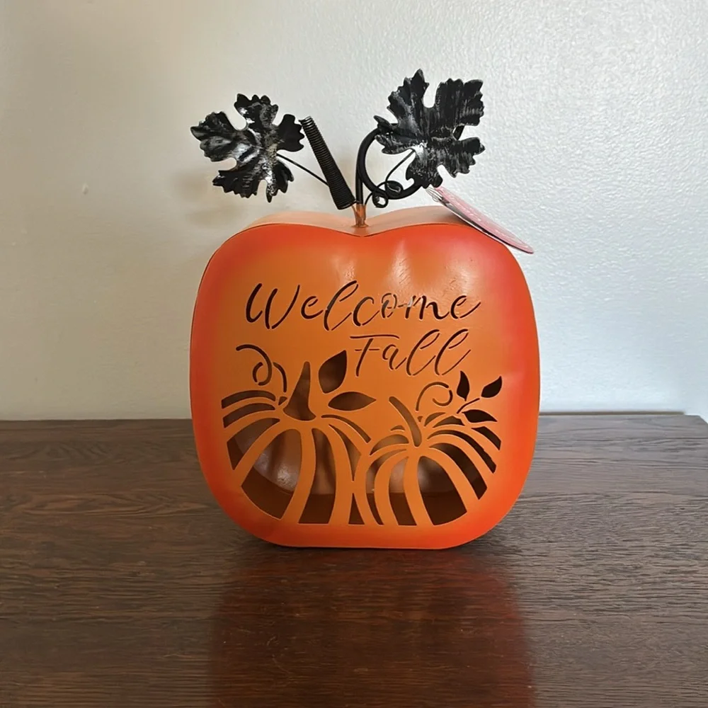 NWT- LED Light Up- Welcome Fall Orange Metal Pumpkin Decoration w/ Metal Leaves